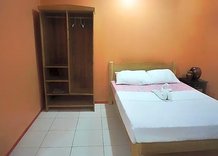 Lylie Hotel 2*